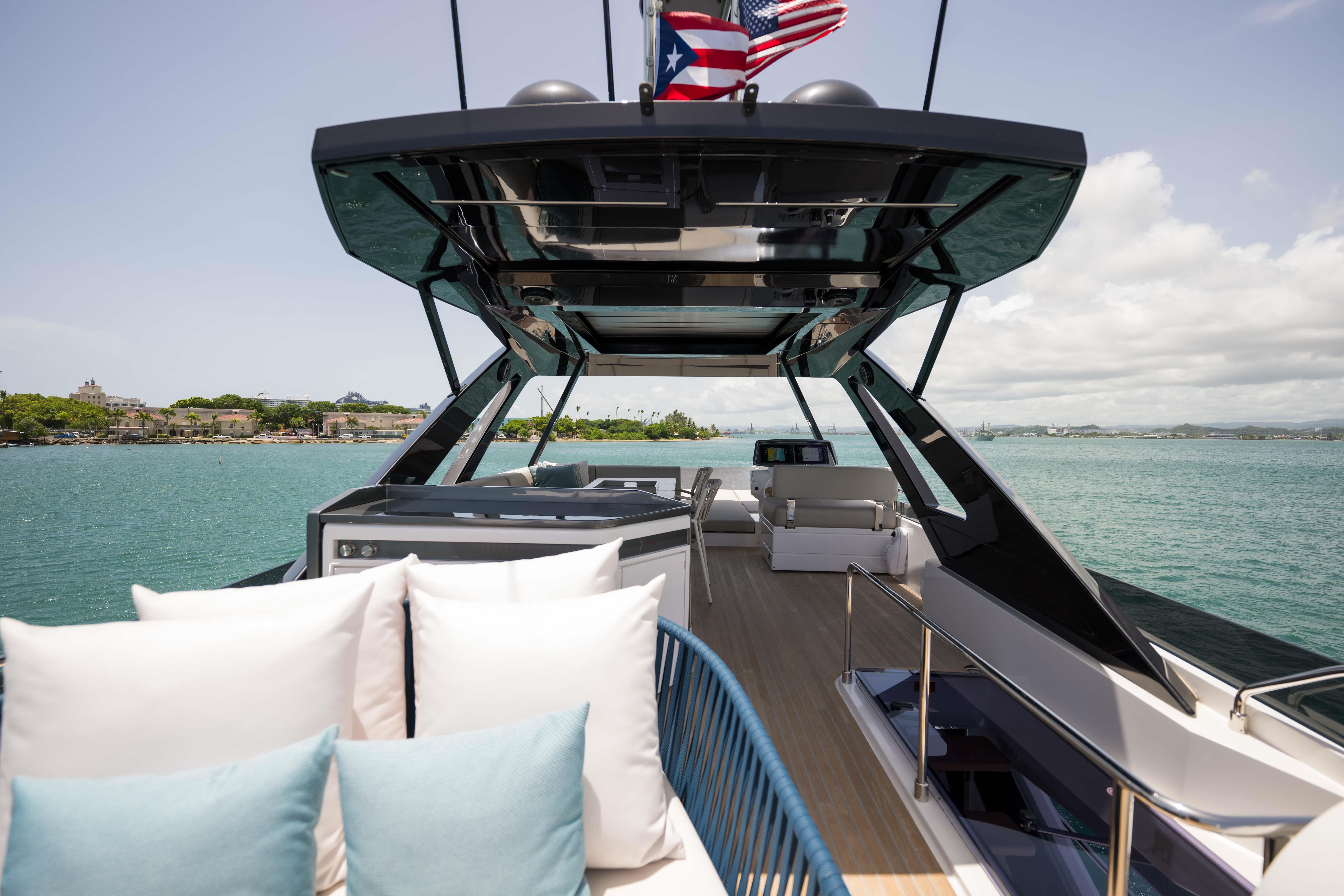 2023 FERRETTI YACHTS 720 